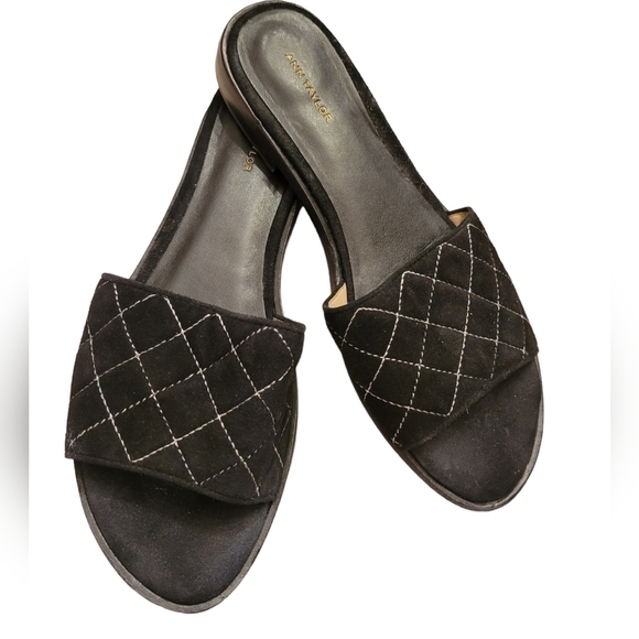 𝅺ANN TAYLOR Quilted Suede Slide Sandal, black - Picture 1 of 6